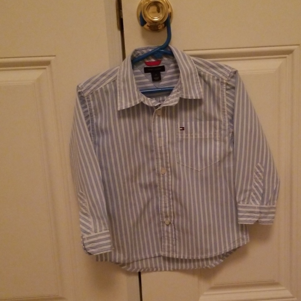 Tommy Hilfiger size 2t buttons down shirt